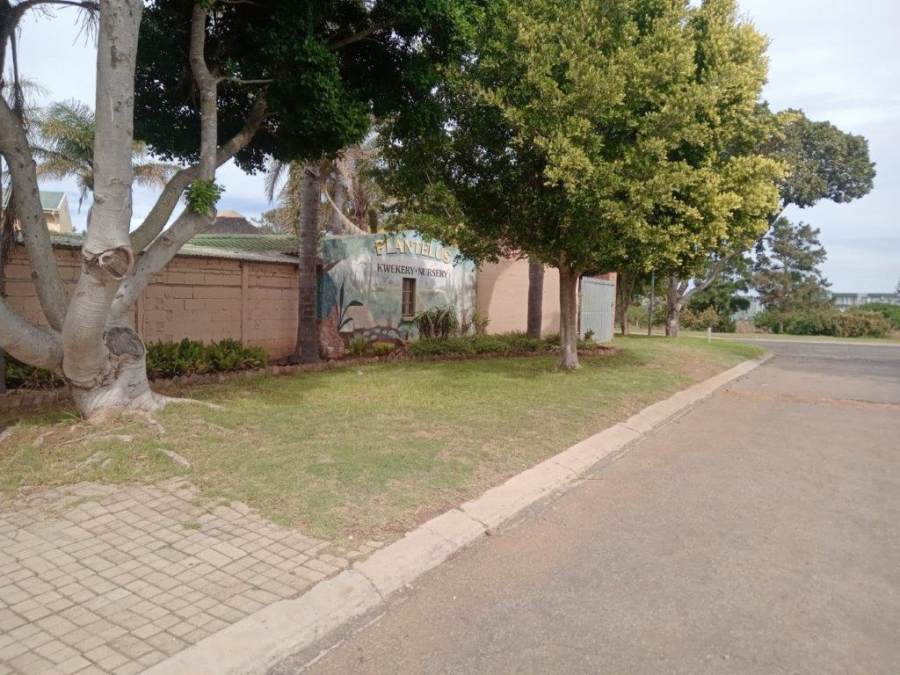 4 Bedroom Property for Sale in C Place Eastern Cape